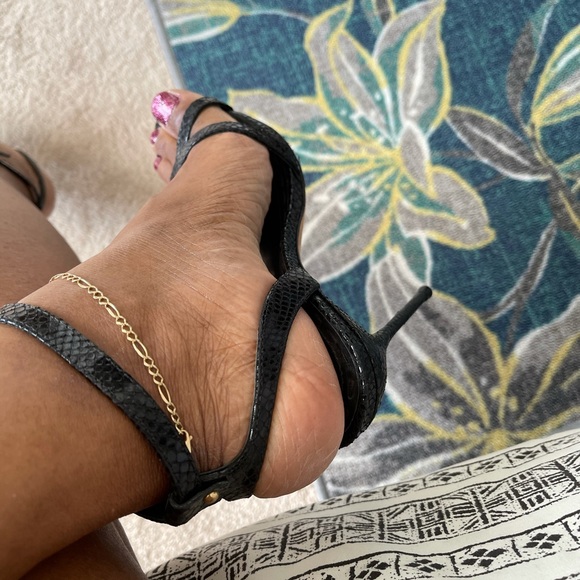 Shoe - Picture 6 of 8